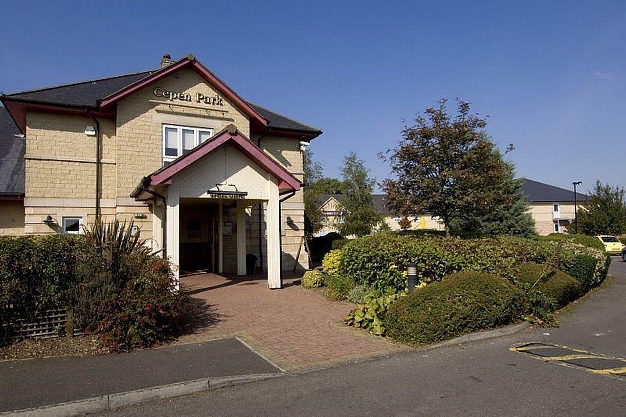 Premier Inn Chippenham Exteriör bild